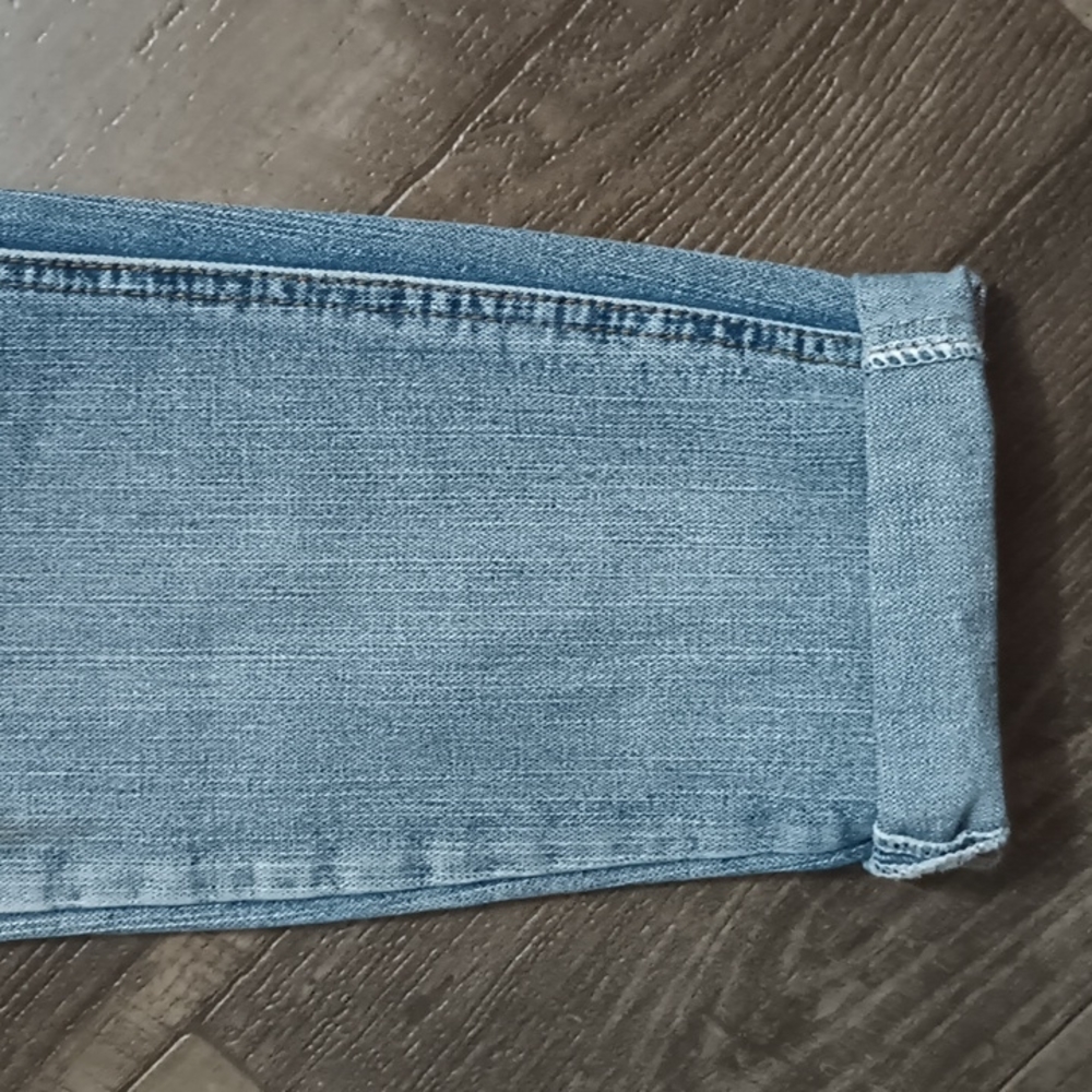 Distressed Boyfriend Jeans - Picture 8 of 11